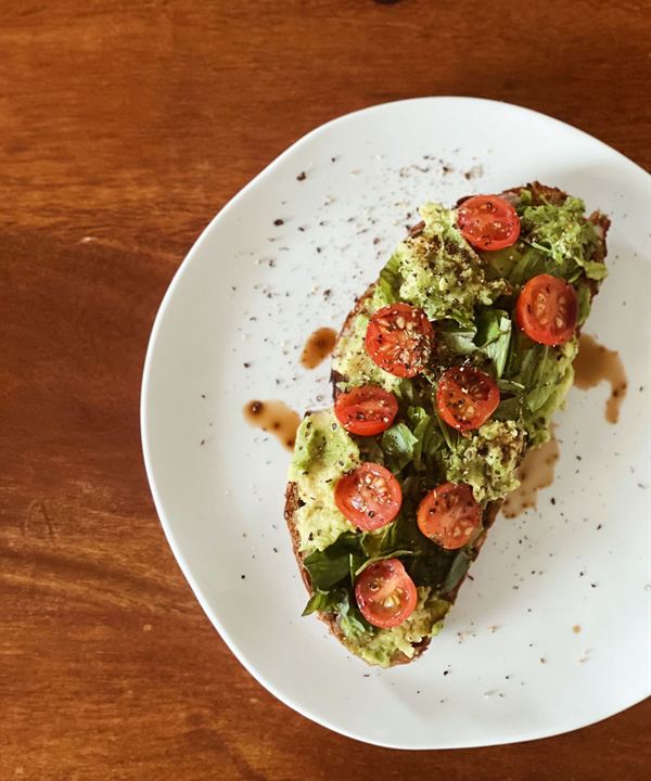 Avocado toast with cherry tomatoes